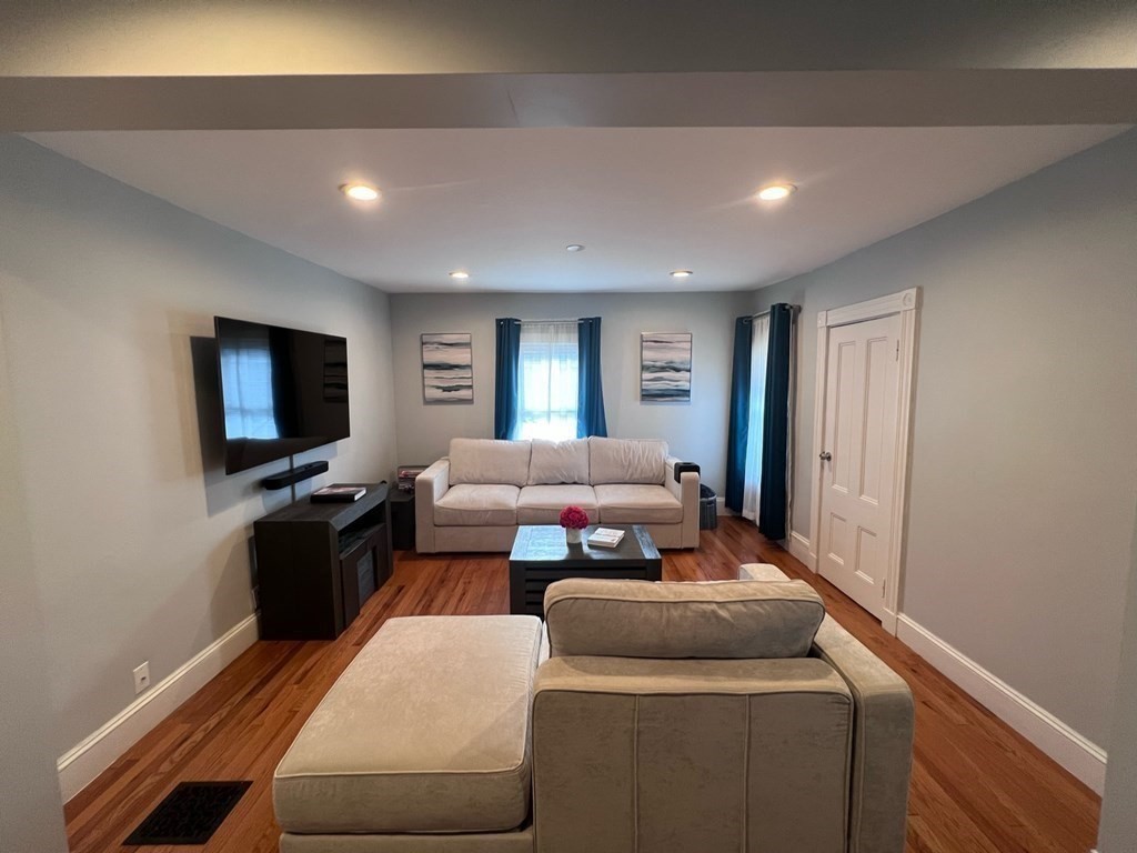 31 Pierce St # 2