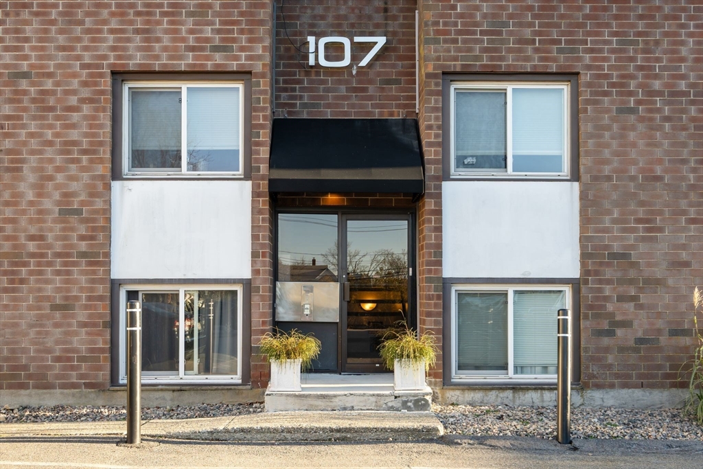 107 Walnut St # 1