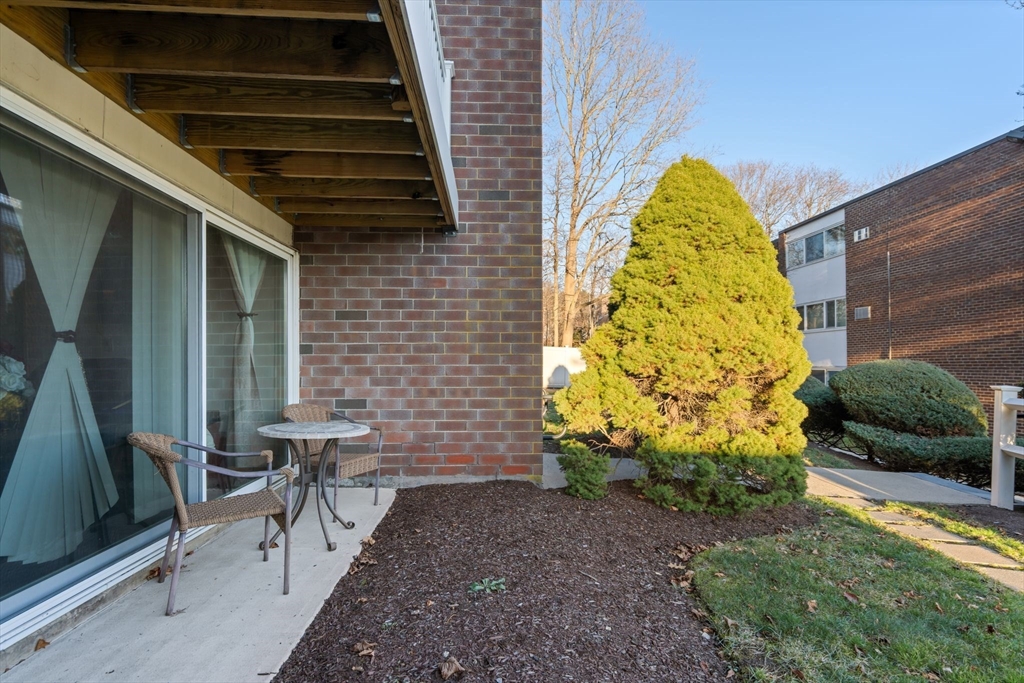 107 Walnut St # 1