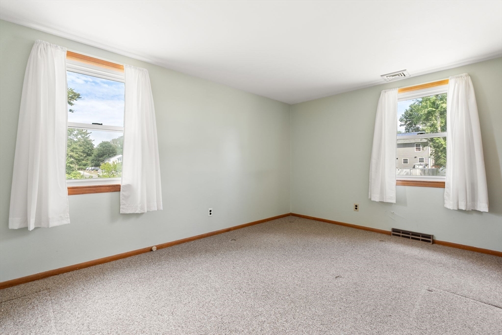 33 Julian Rd