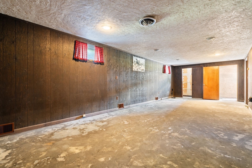 33 Julian Rd
