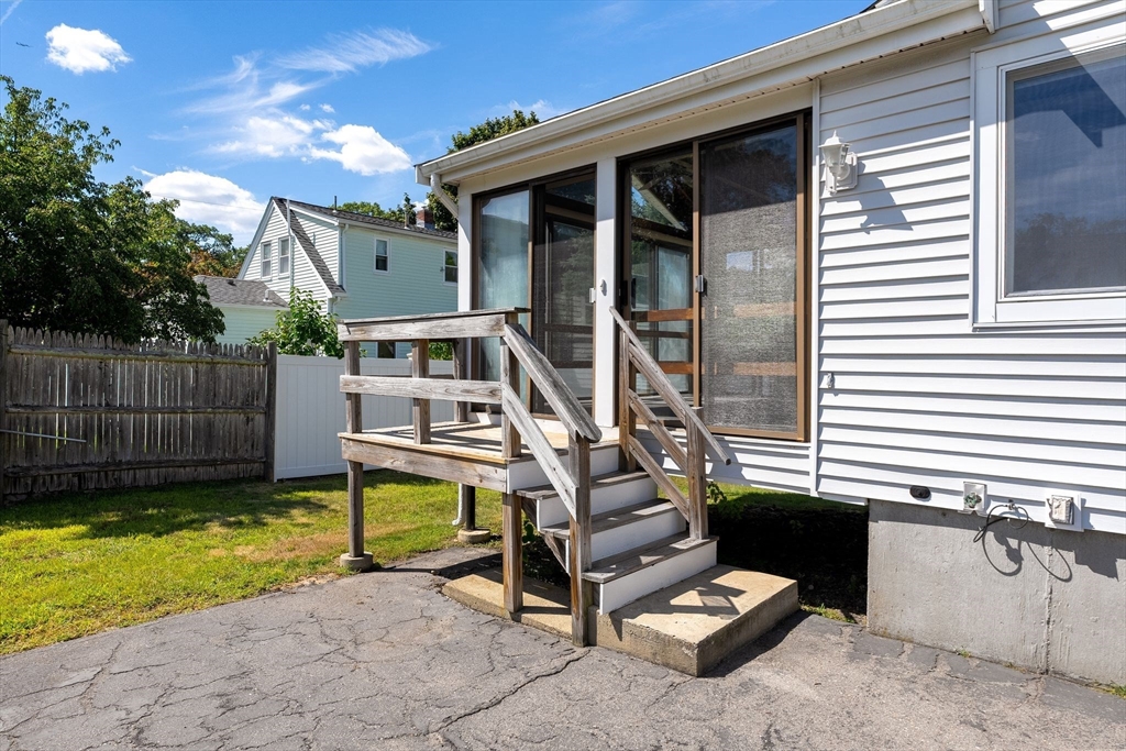 33 Julian Rd