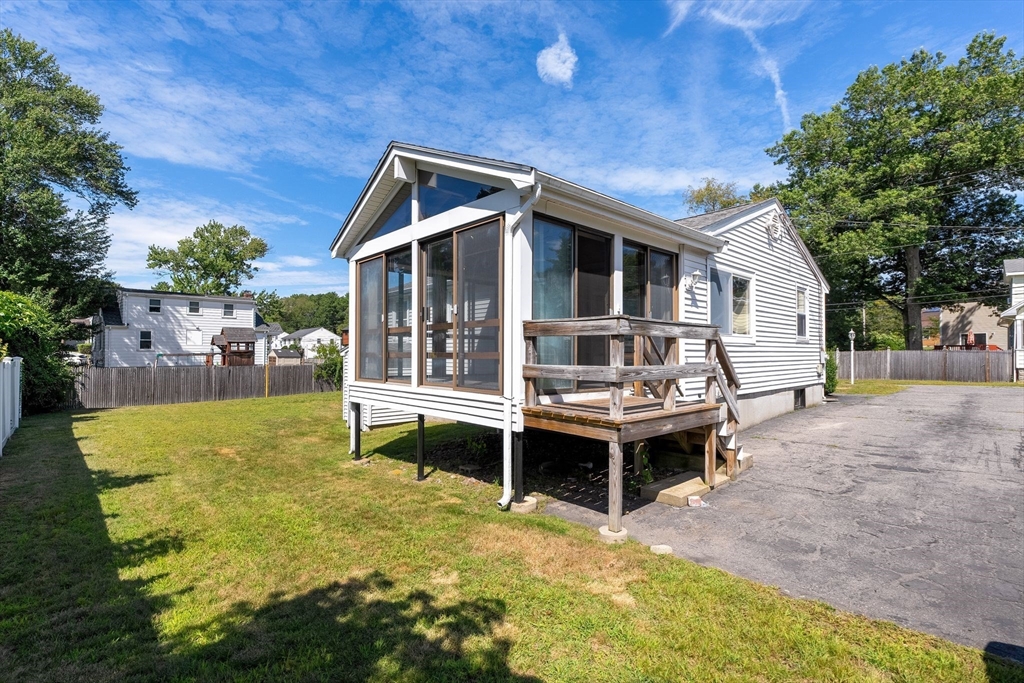 33 Julian Rd