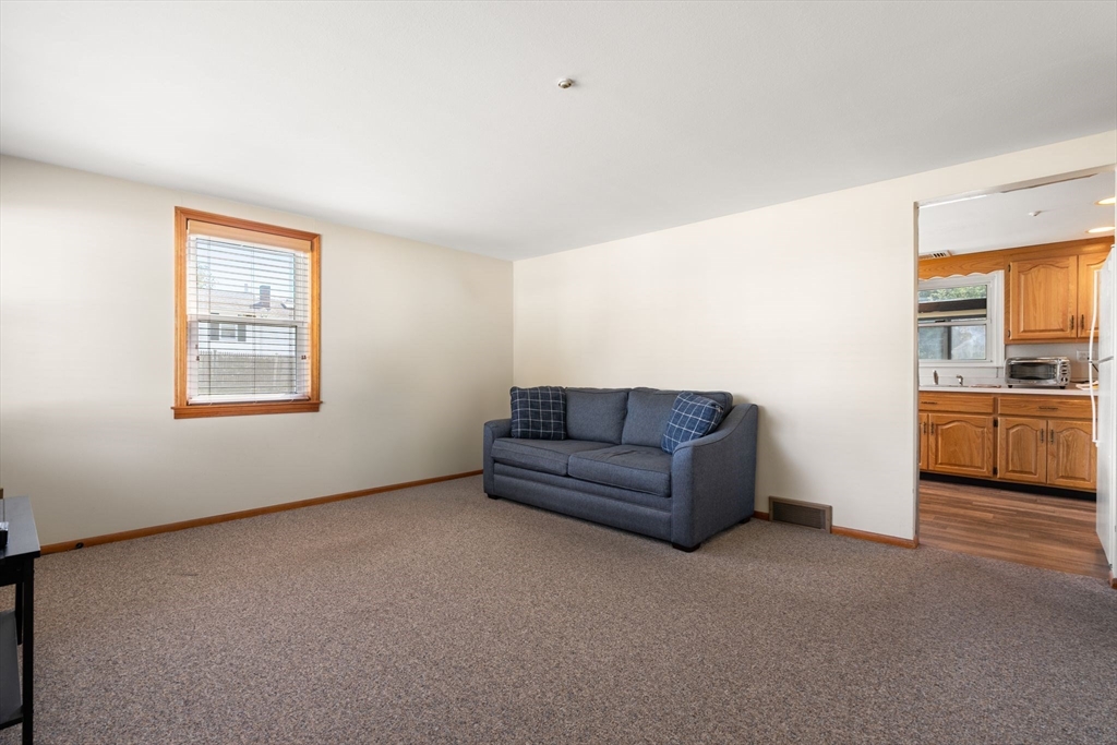 33 Julian Rd