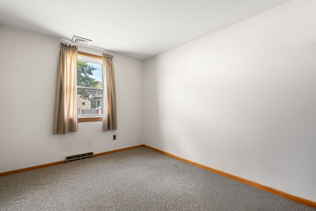 33 Julian Rd
