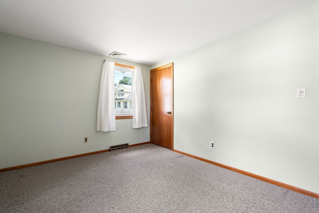 33 Julian Rd