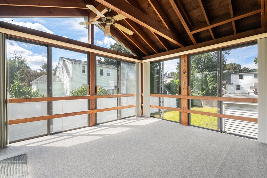 33 Julian Rd