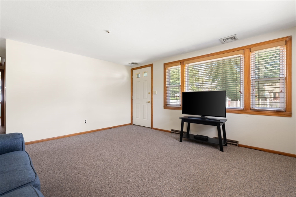33 Julian Rd