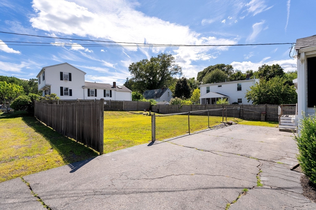 33 Julian Rd