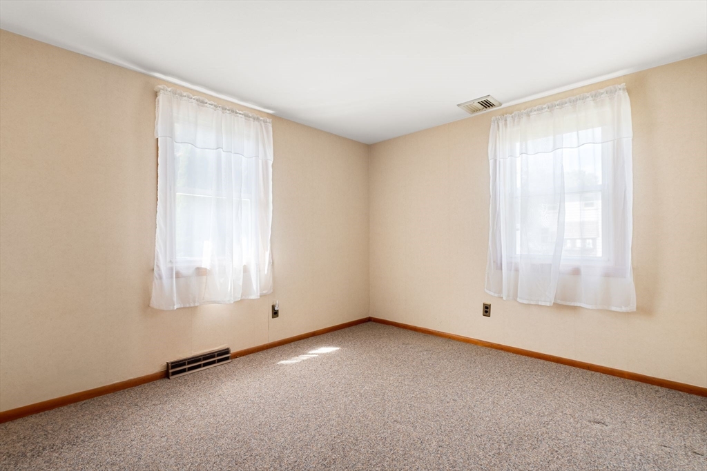 33 Julian Rd