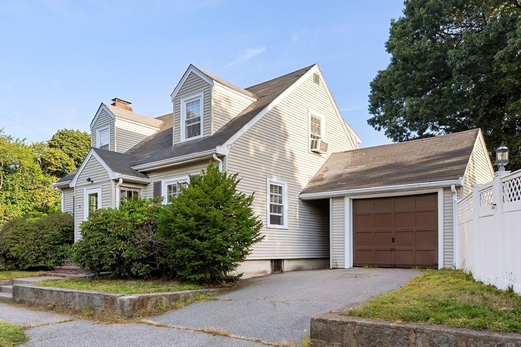 444 W Squantum St