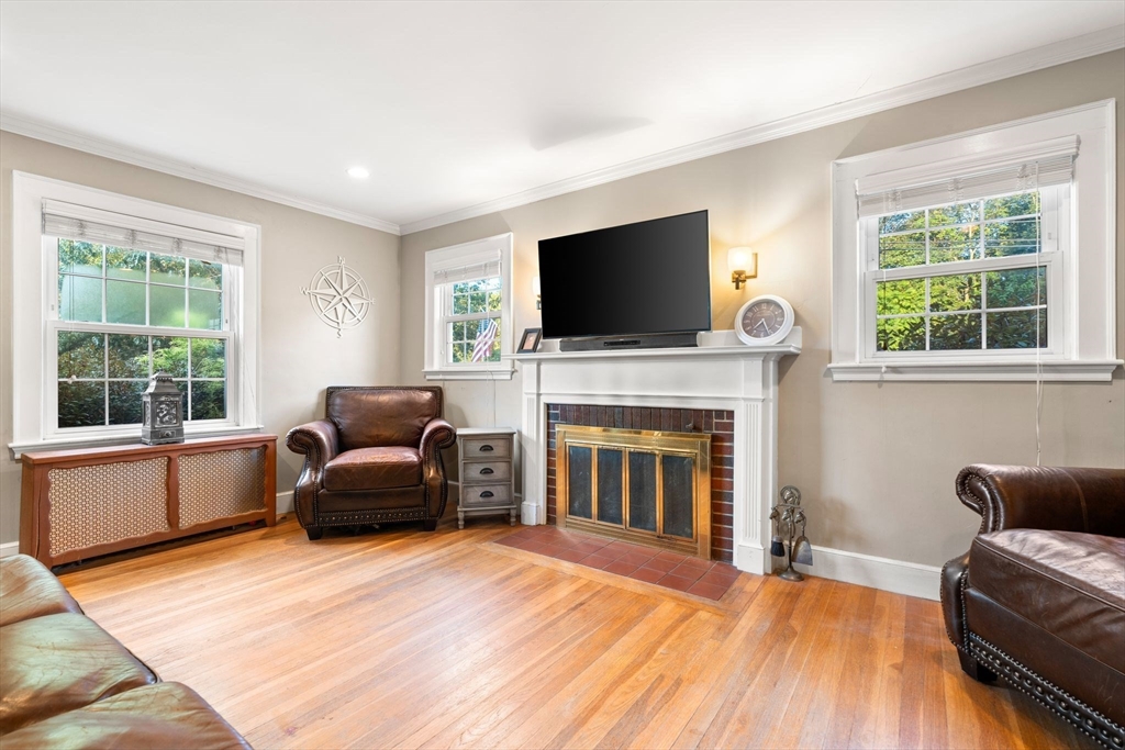 444 W Squantum St