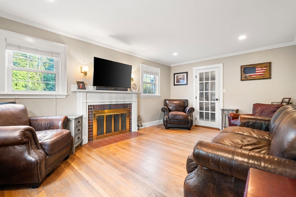 444 W Squantum St