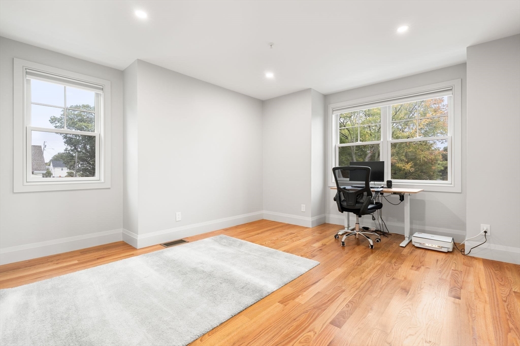 114 Broad St # D