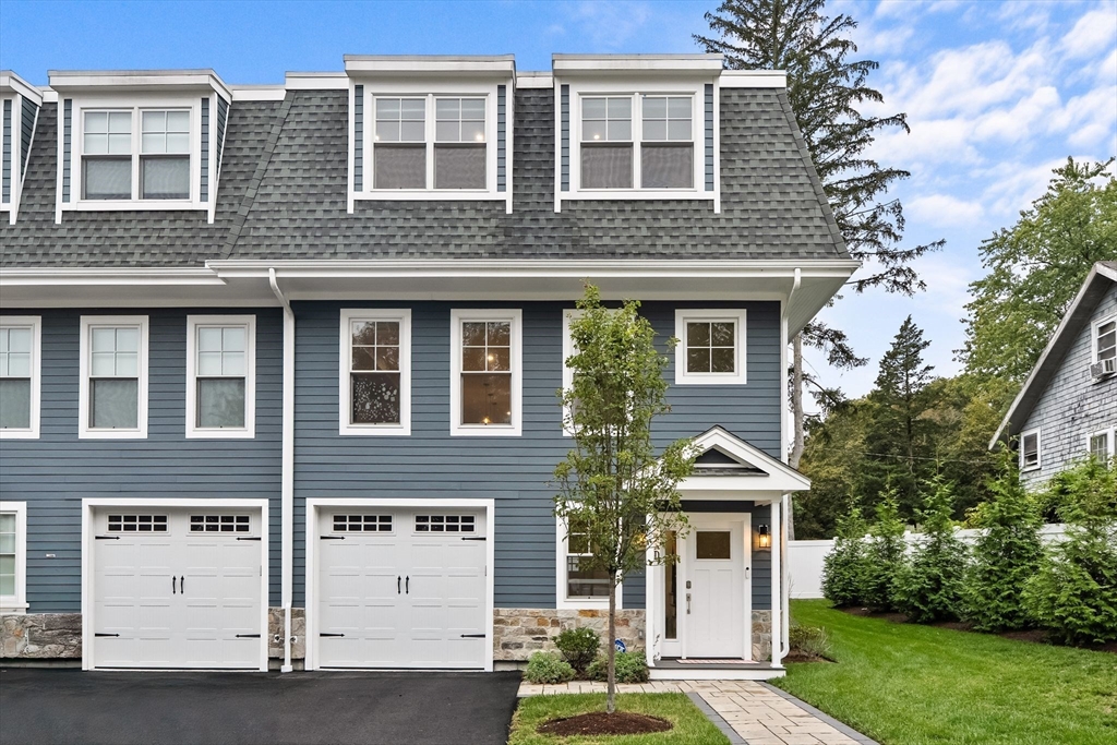 114 Broad St # D