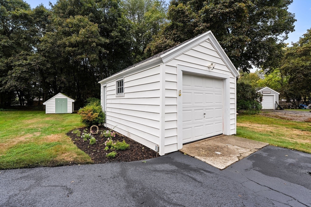 41 Oak St