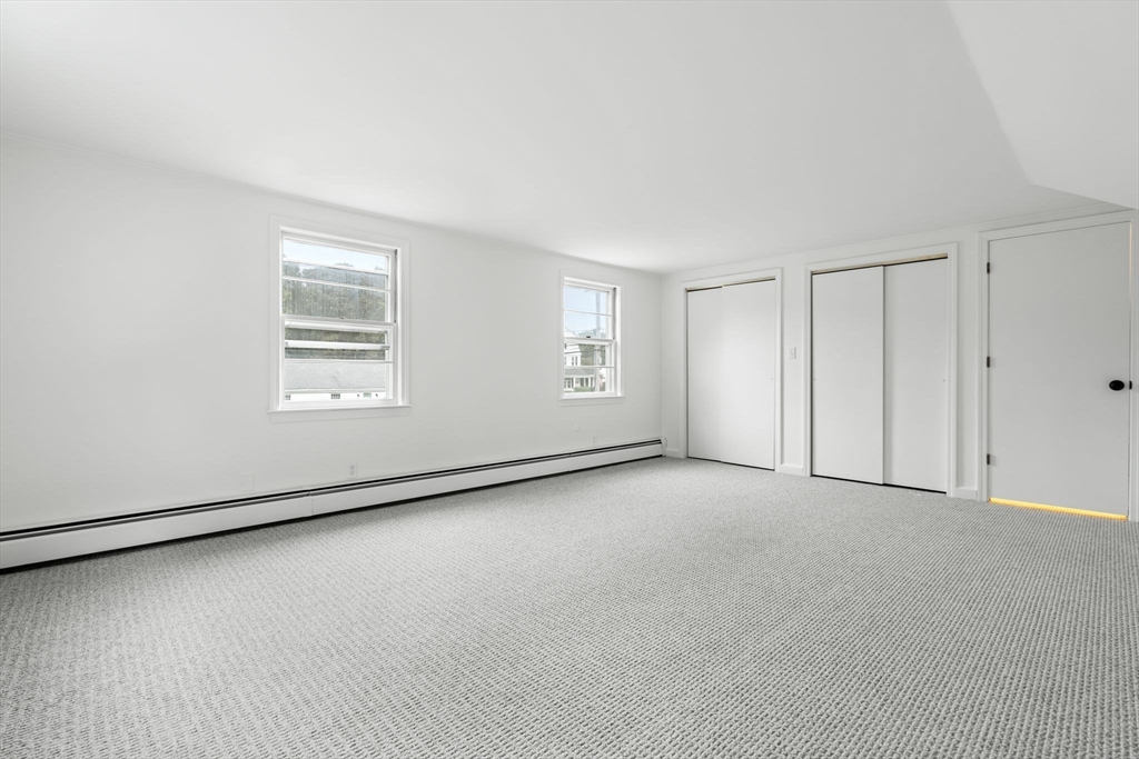 41 Oak St