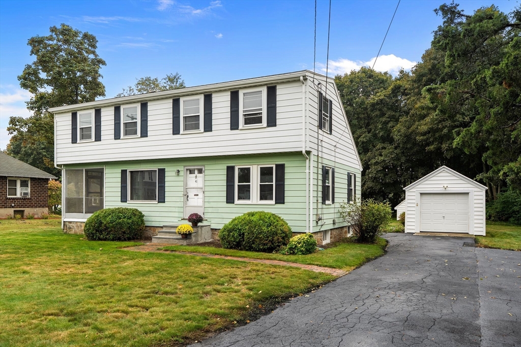41 Oak St
