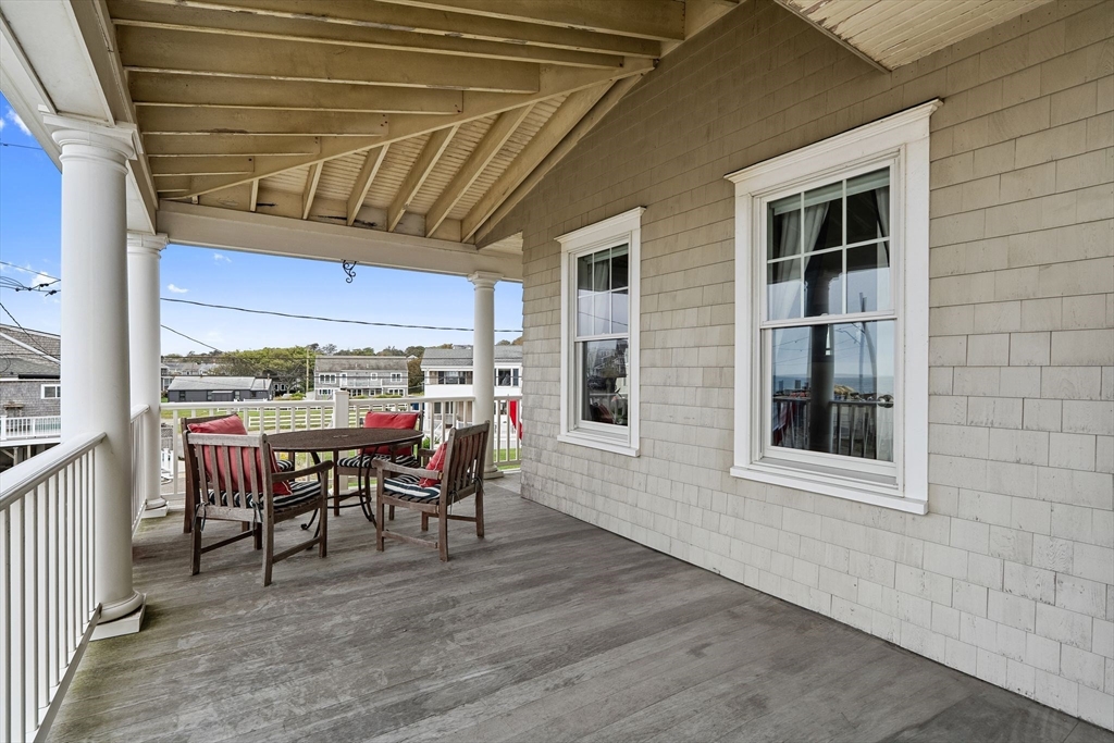 33 Oceanside Dr
