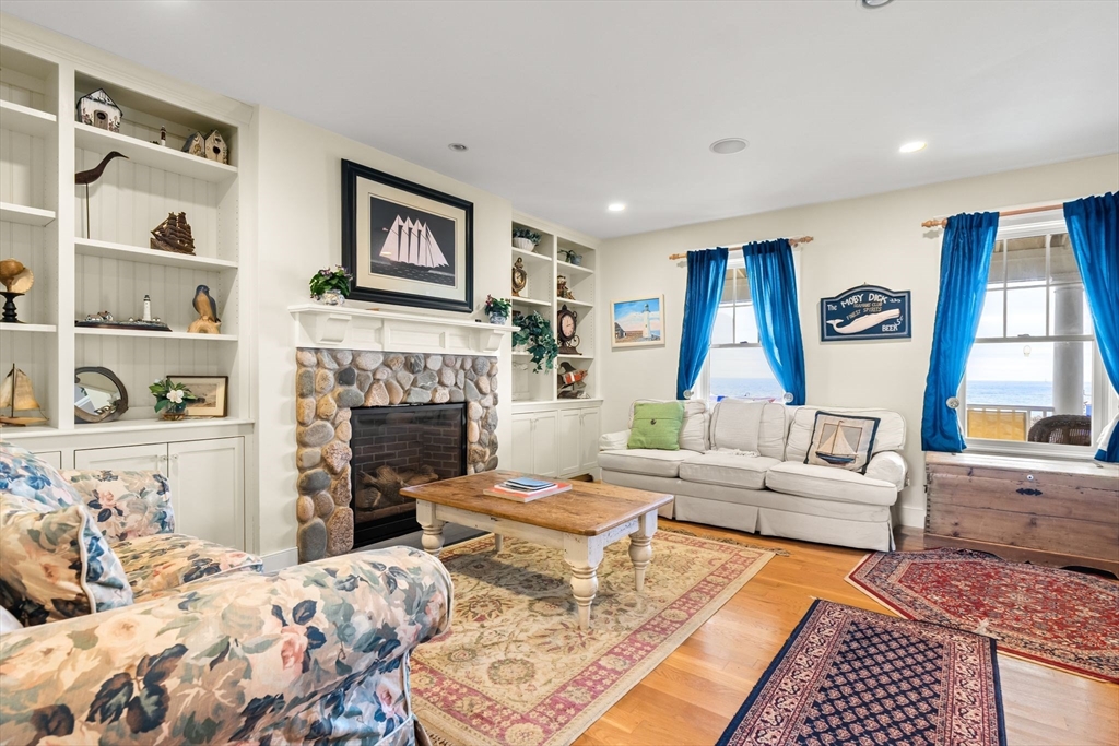 33 Oceanside Dr
