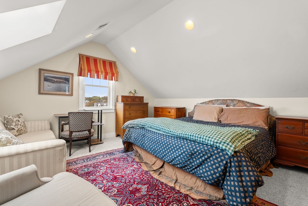 33 Oceanside Dr