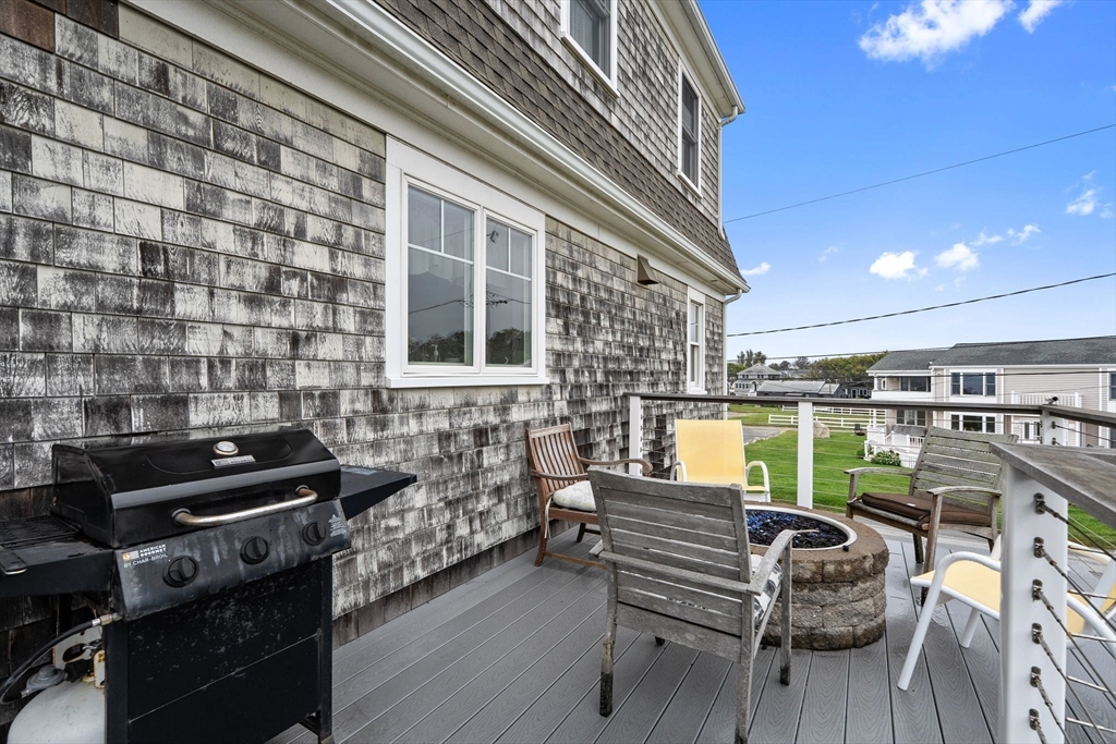 33 Oceanside Dr