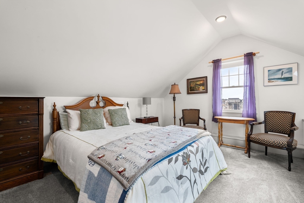 33 Oceanside Dr