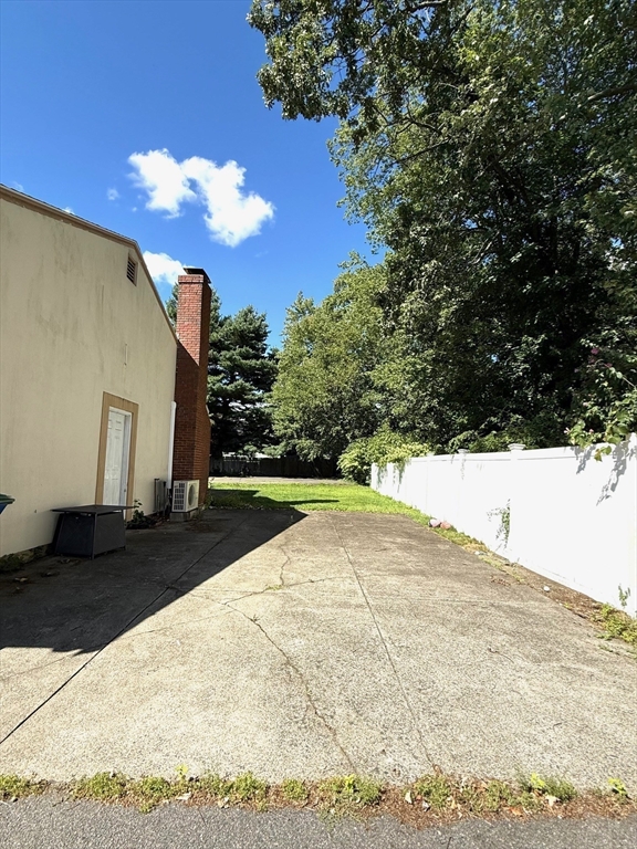 36 Chestnut Ave