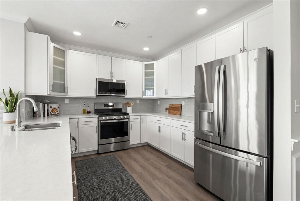 320 Middlesex Ave # A207