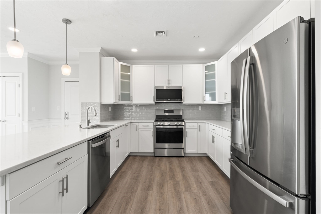 320 Middlesex Ave # A207