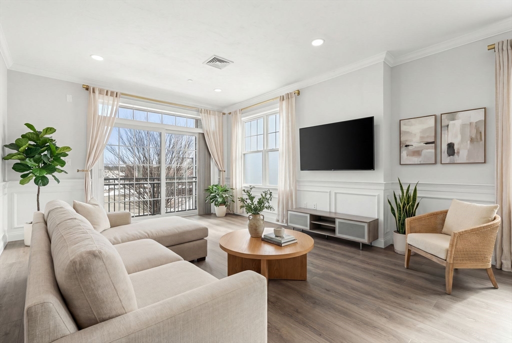 320 Middlesex Ave # A207