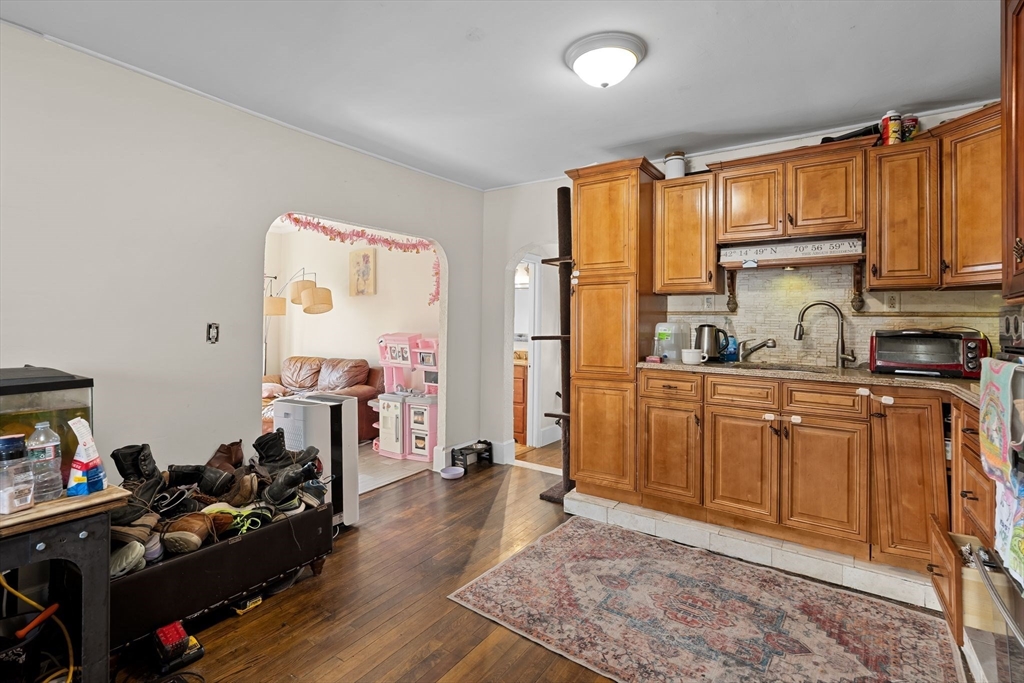 81 Wessagussett Rd