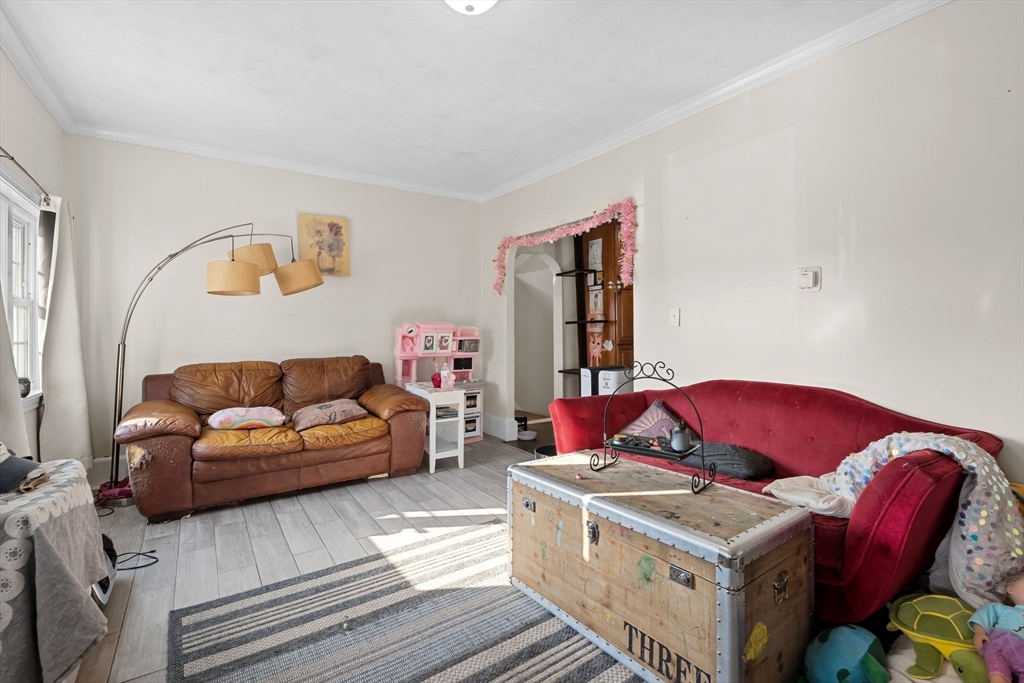 81 Wessagussett Rd
