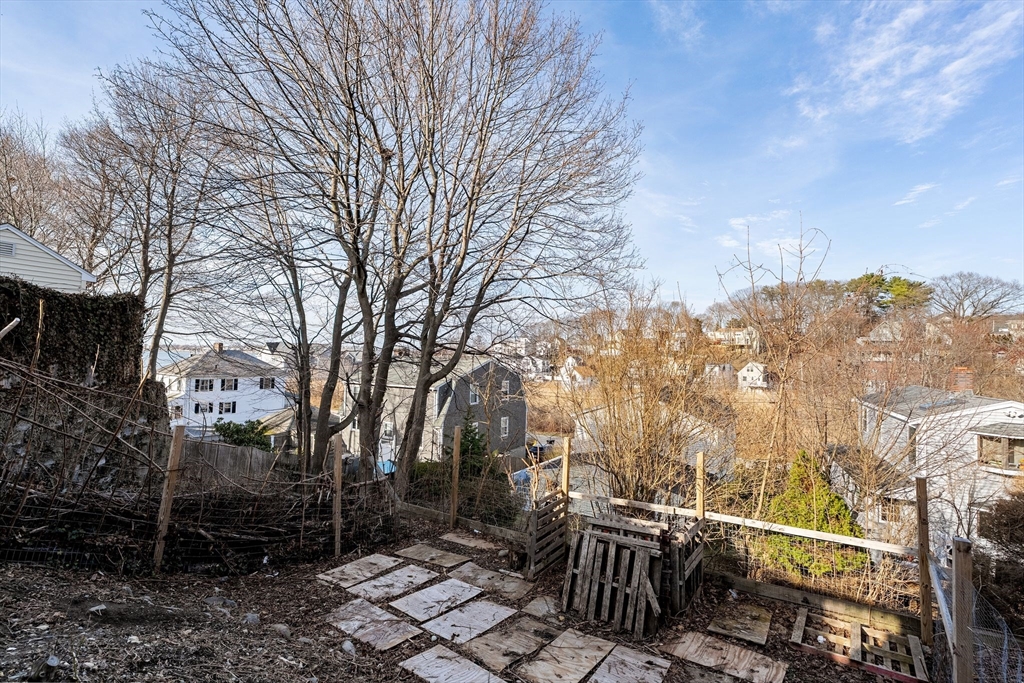81 Wessagussett Rd