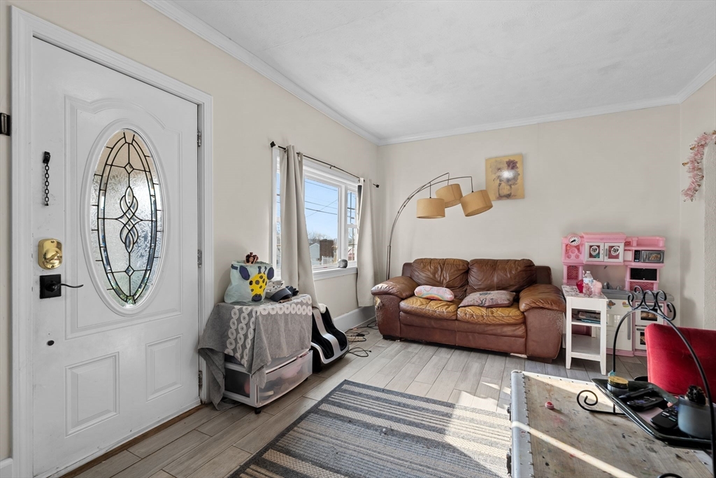 81 Wessagussett Rd