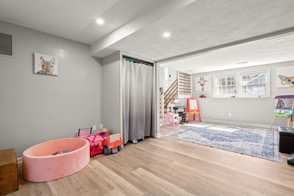 51 Cove Ave