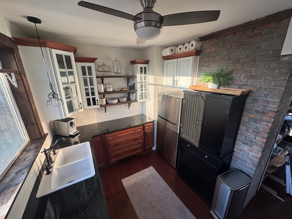 38 Pinckney St # 3