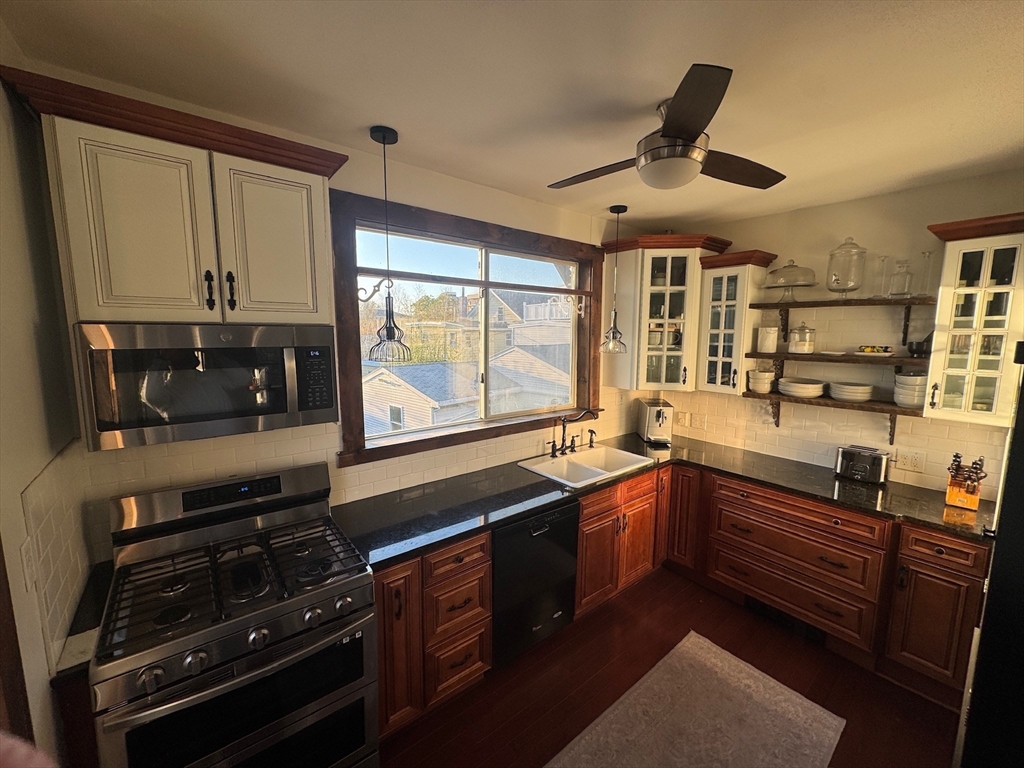38 Pinckney St # 3