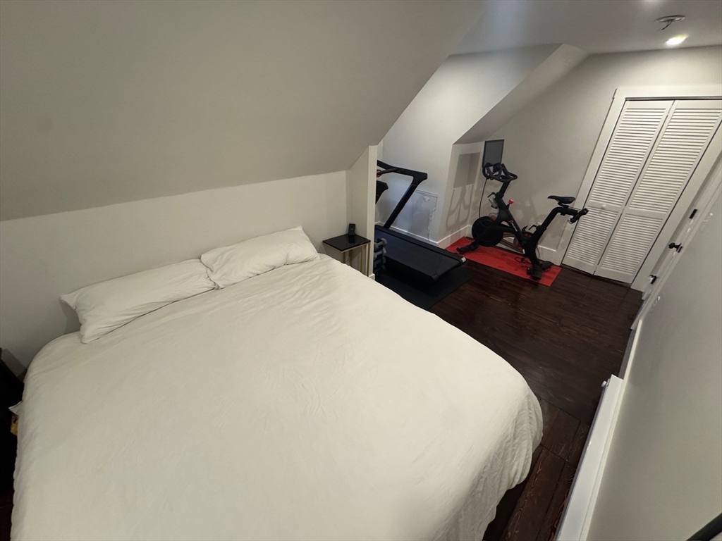 38 Pinckney St # 3