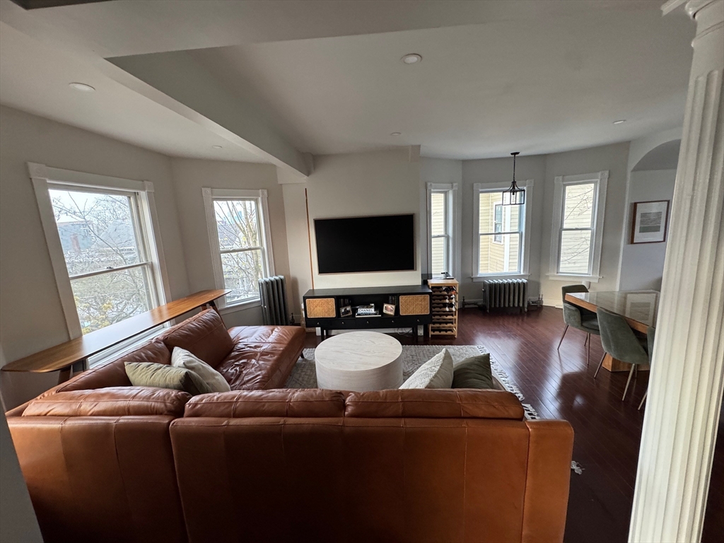38 Pinckney St # 3