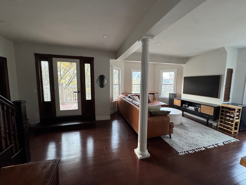 38 Pinckney St # 3