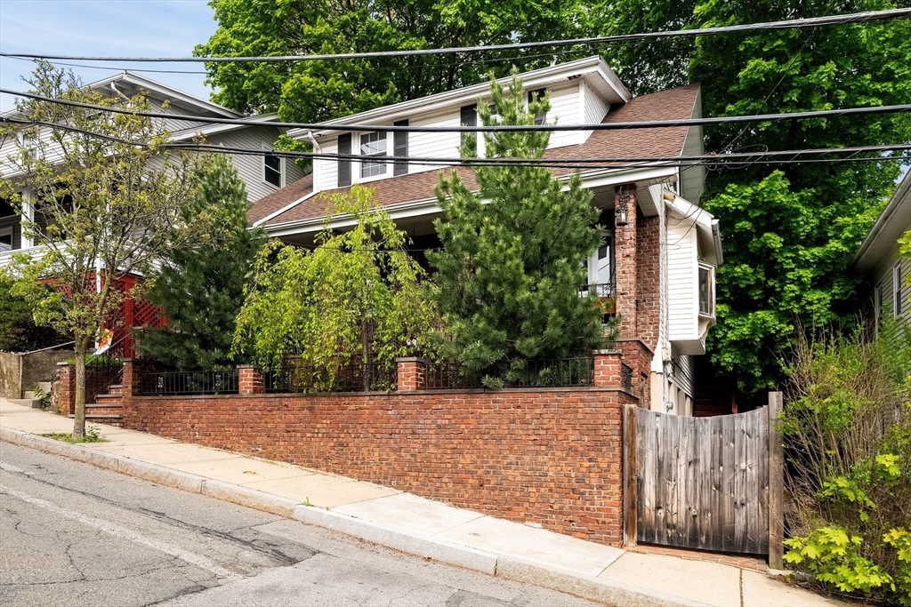 21 Fells Ave