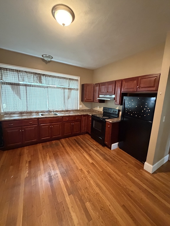 32 Warren St # 1
