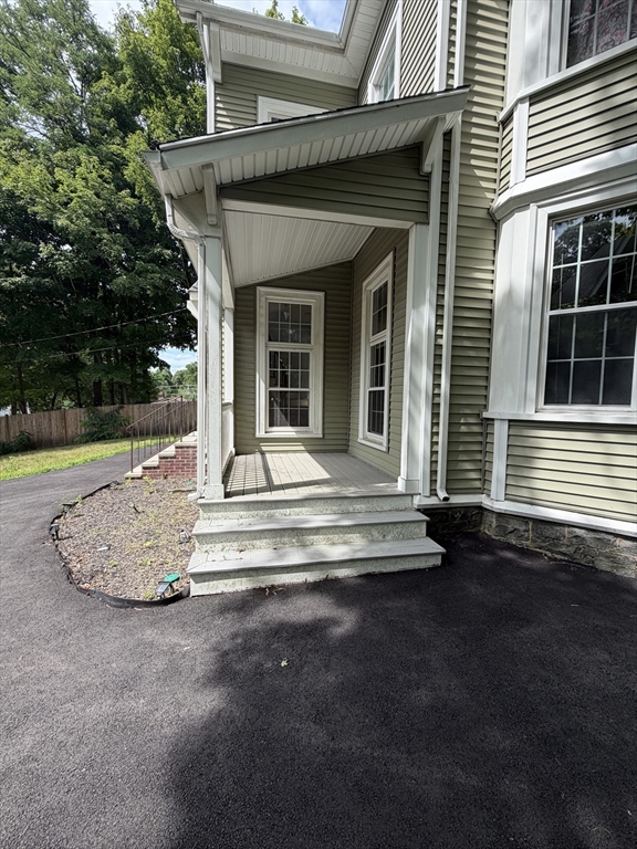 32 Warren St # 1