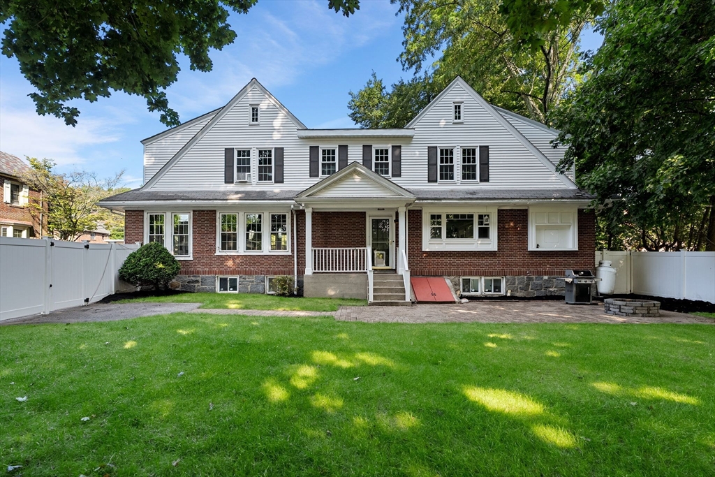 138 Nichols St