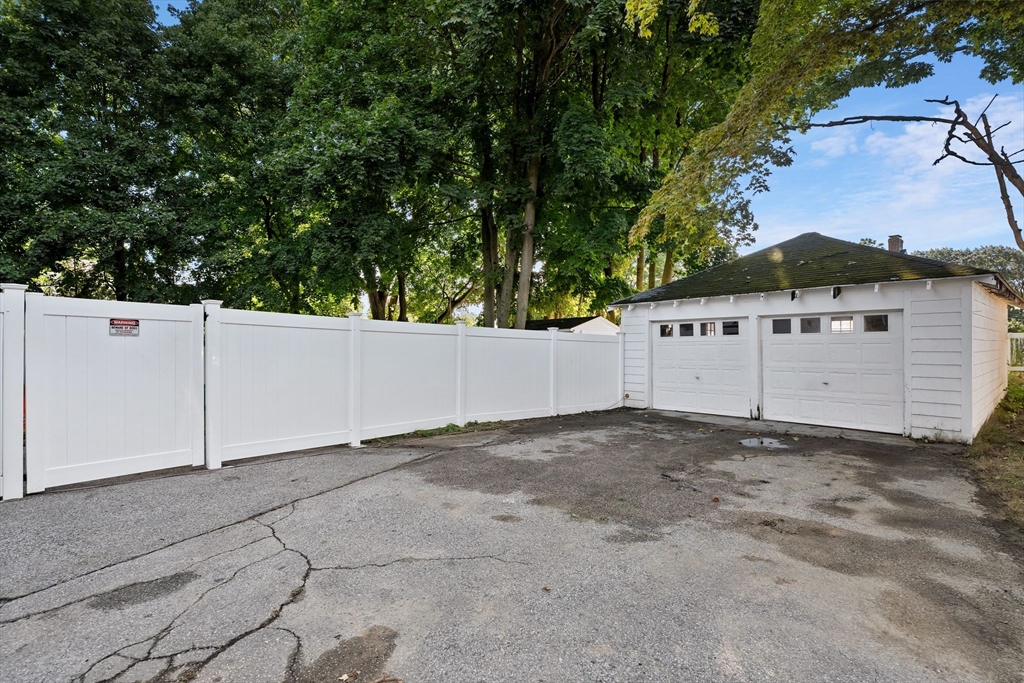 138 Nichols St