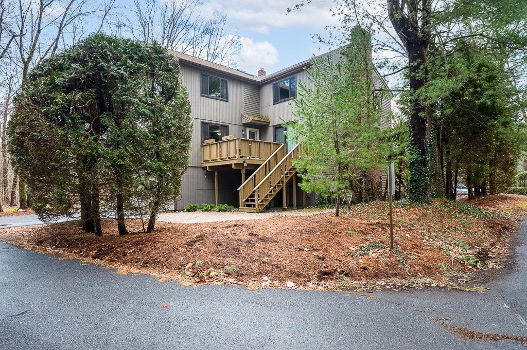 18 Treetop Park # 18