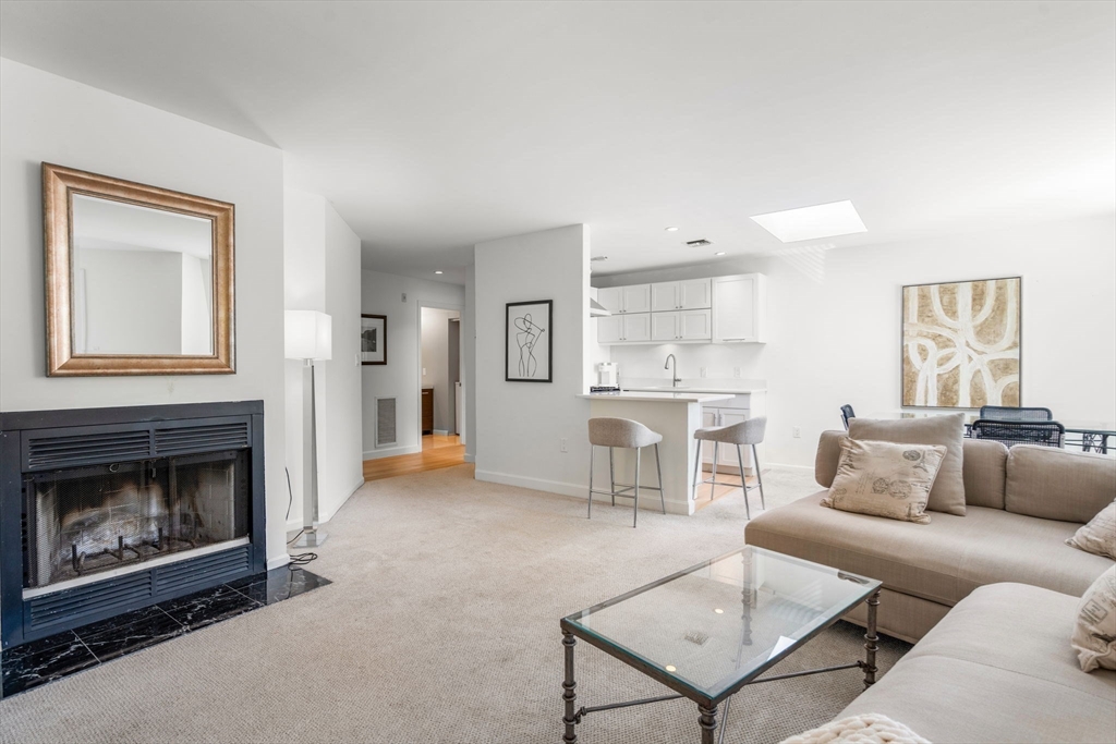 97 Anderer Ln # 308