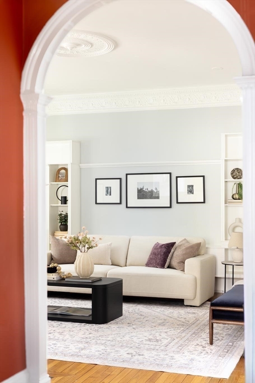 337 Harvard St # 3 Unit: #3