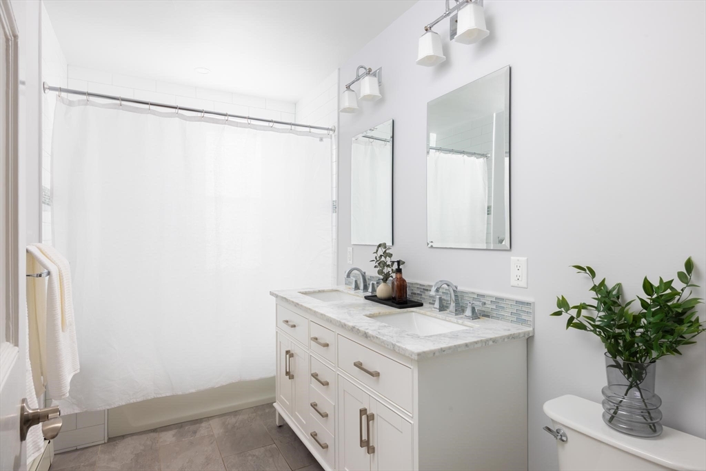 337 Harvard St # 3 Unit: #3